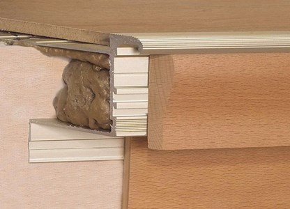 Auf einer Blockstufe
