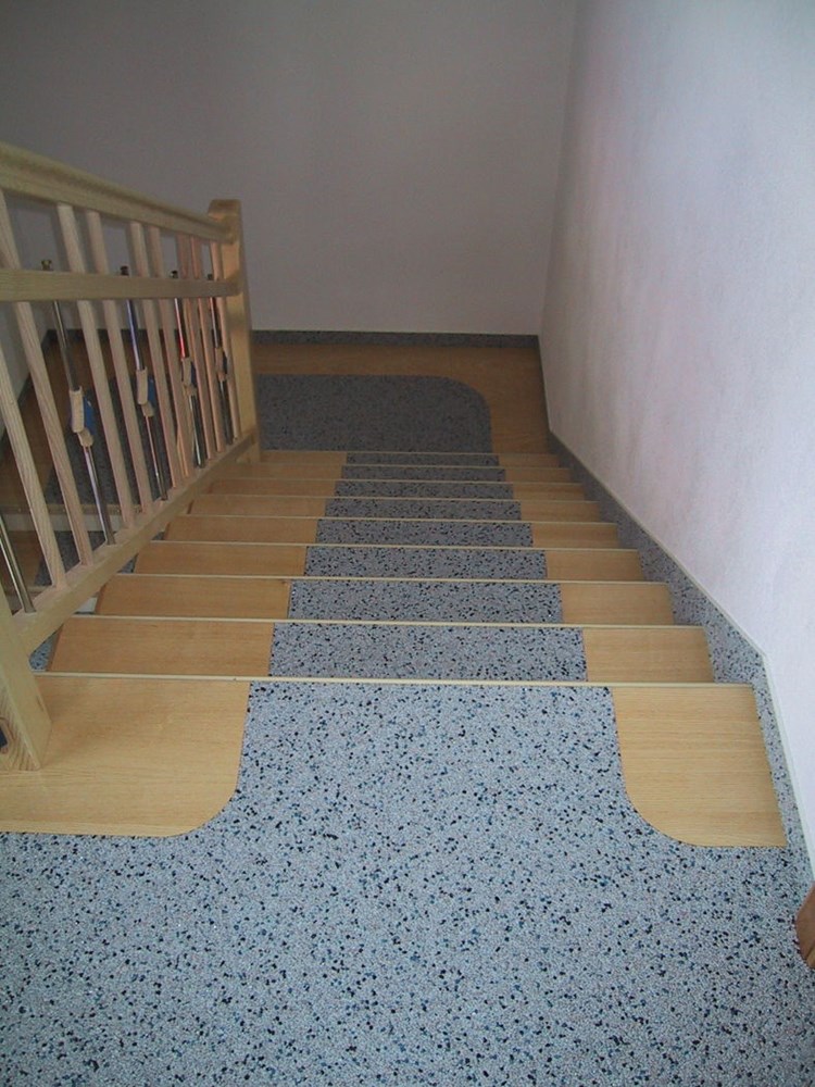 Betontreppen Treppenbelag - Betontreppe mit neuem Treppenbelag