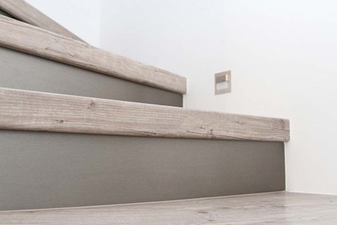 Trepppenstufe - Renovierungsstufe aus Laminat im Dekor: VINTAGE