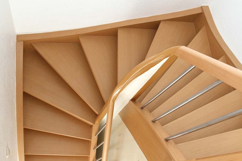 Renovierungsstufe - Treppenstufen aus Laminat für Treppenverkleidung